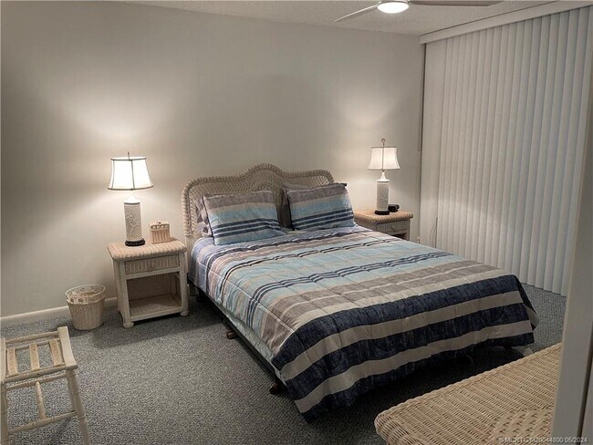 Building Photo - 9900 S Ocean Dr Unit 704