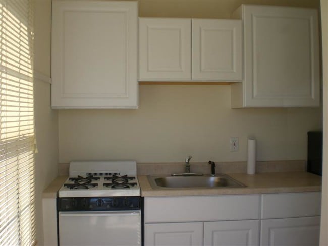 Acogedora cocina - 19144 Calvert St