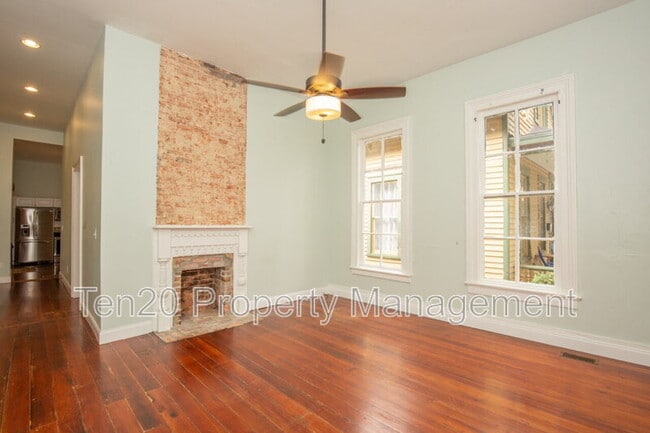 Photo - 811 3rd Ave
