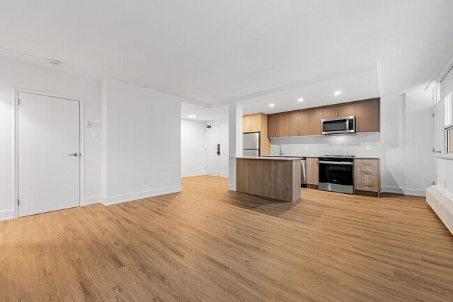 Photo - 115 Tyndall Ave