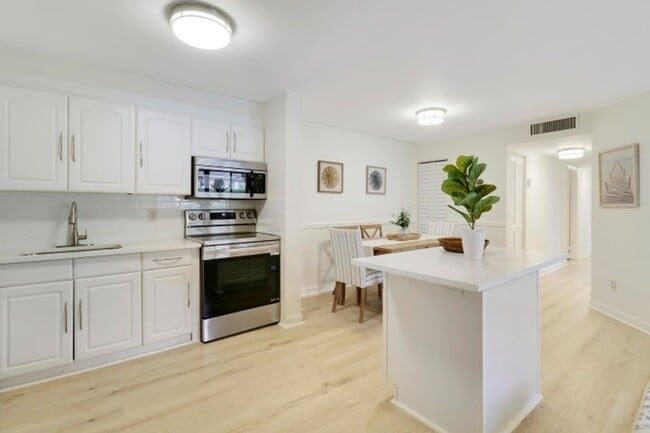 Photo - 1107 Duncan Cir