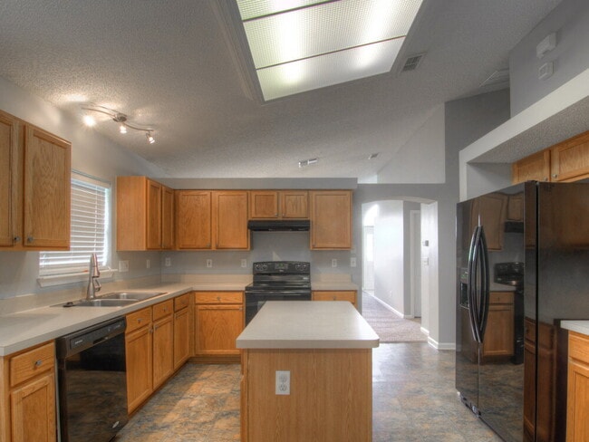 Photo - 12630 Richfield Blvd