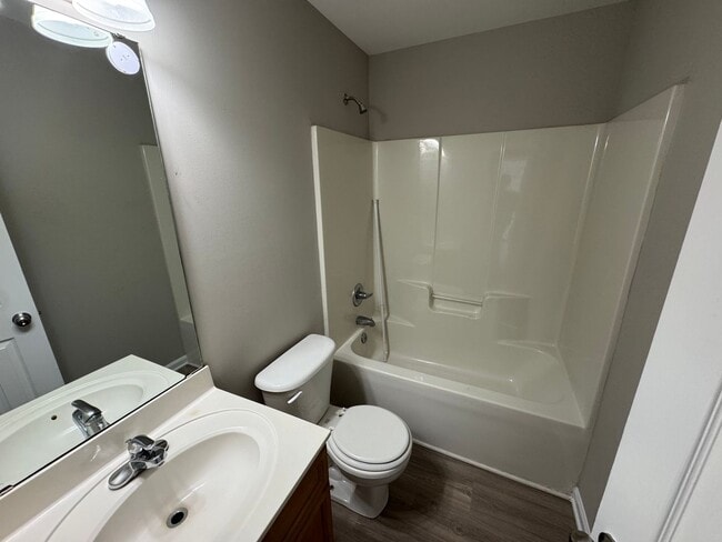 Photo - 5819 Hamilton Oaks Dr
