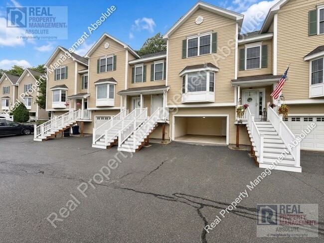 Building Photo - Prime Hudson Location: 3-Bed Townhouse Beside Benson’s Park