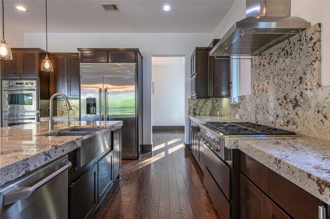 Photo - 30 Freestone Stream Pl