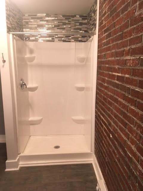 baño - 398 Douglas St Unidad 1