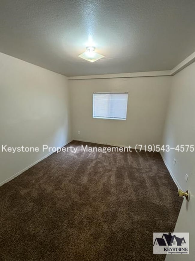 Photo - $425 OFF - Move In Special! 2 Bedroom/1 Bath Apartment w/ Exterior Entrance - $850/$850 Unit 113