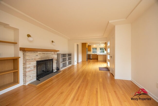 Building Photo - 2910 SE 43rd Ave Rental