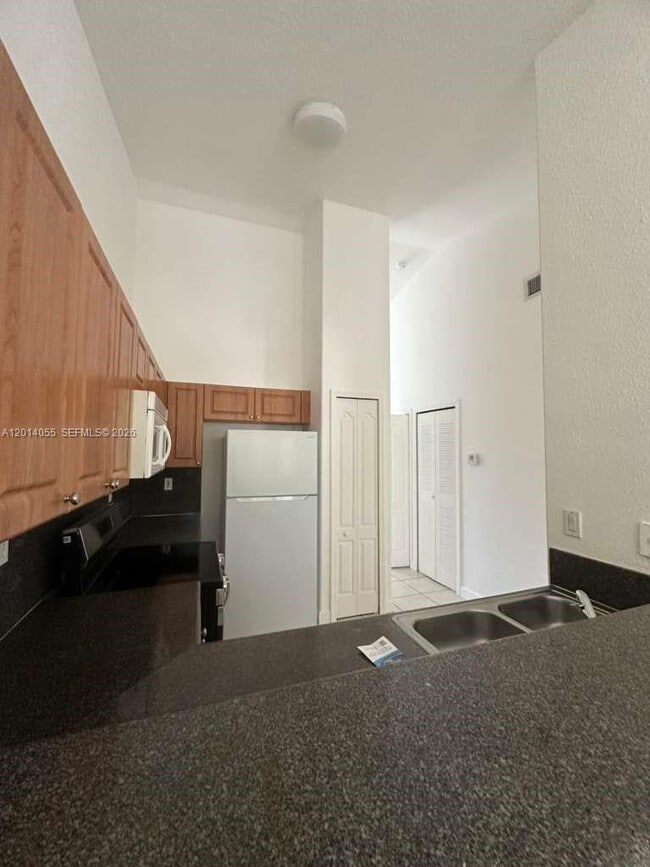 Photo - 2755 SE 16th Ave Unidad 200