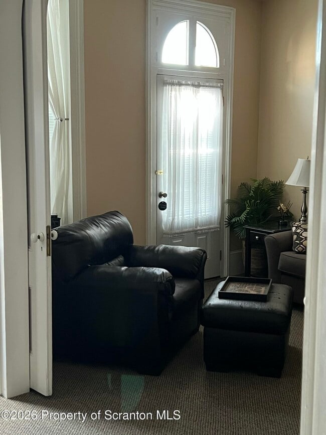 Photo - 18 E Tioga St