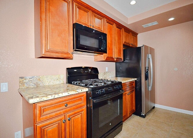 Photo - "Modern 2-Bed Condo with Granite Elegance"