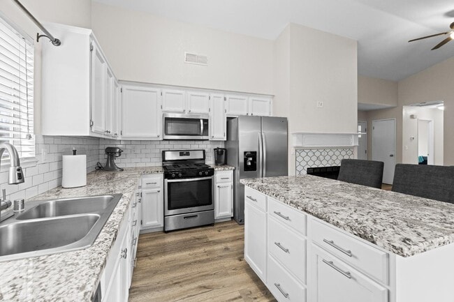 Photo - 2420 Inverness Dr