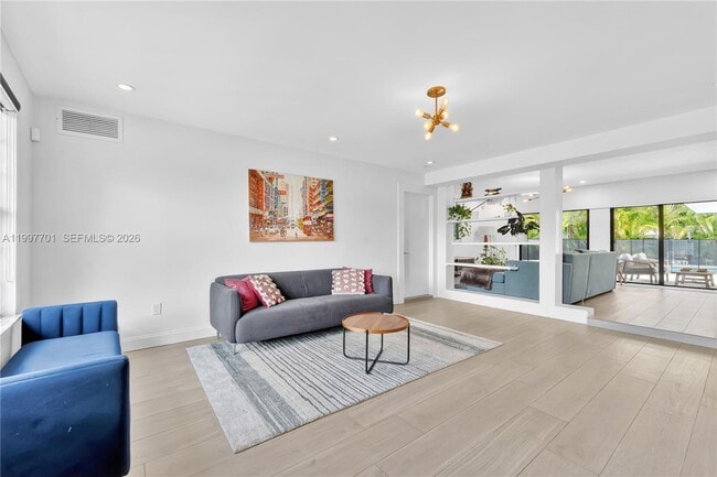 Photo - 1089 NE 110th St