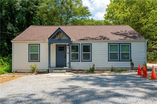 Building Photo - 3822 Bakers Ferry Rd SW