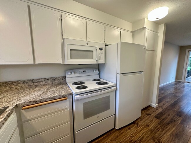 Photo - Updated Two Bedroom Condo in Keizer