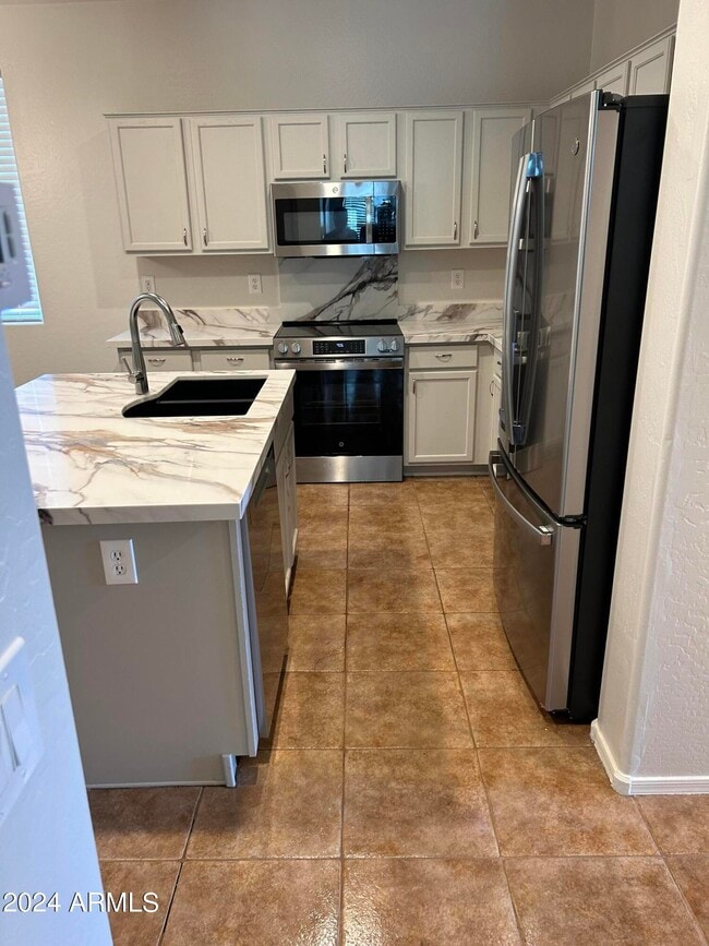 Photo - 17053 W Tonbridge St