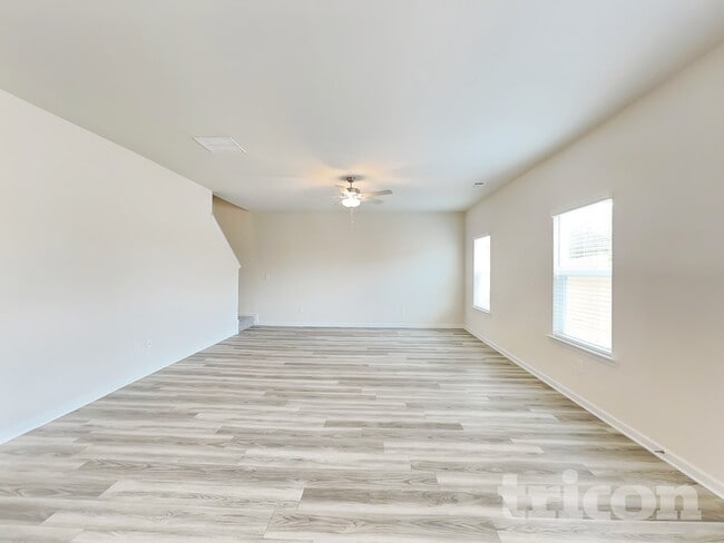 Photo - 264 Oliver Dr