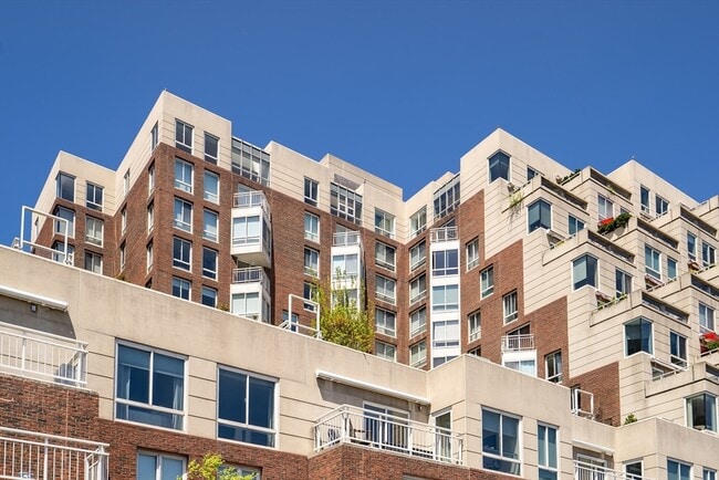 Photo - 83 Cambridge Pkwy Unidad W201