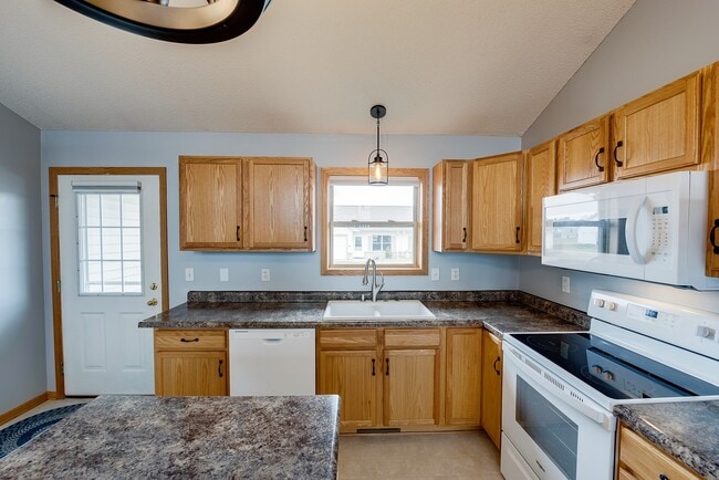 Photo - 1728 Ponderosa Ln Townhome