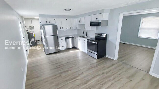 Photo - 949 S Harris Ave