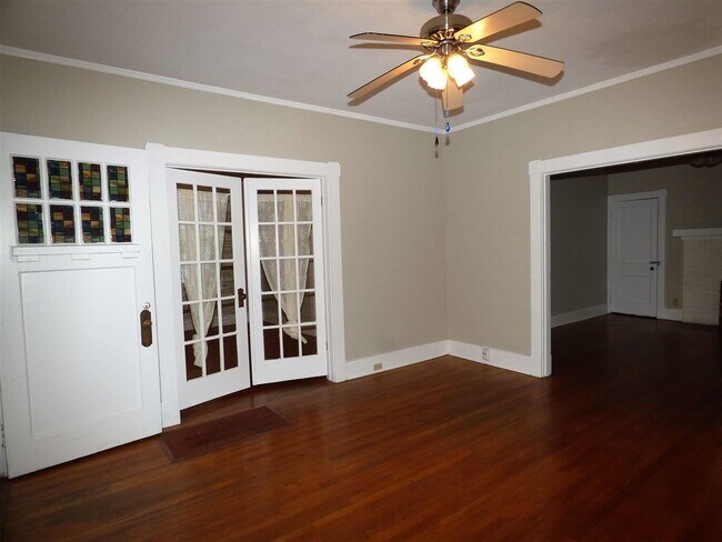 Photo - 447 Dickinson St