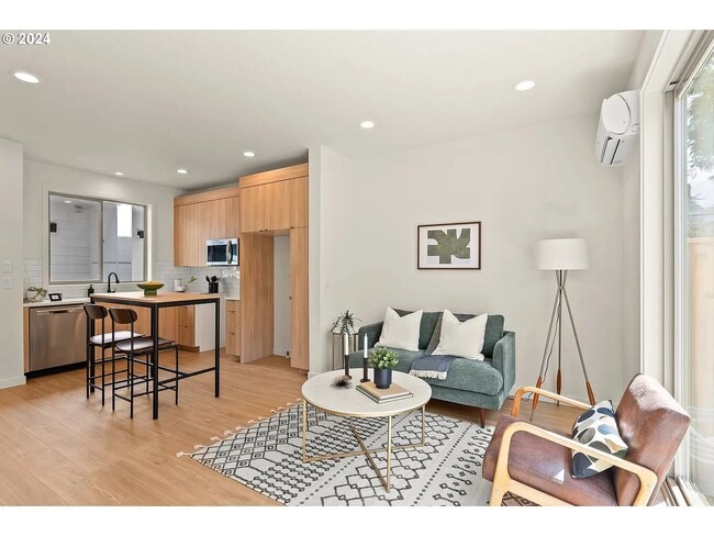 Photo - 1570 SE 50th Ave