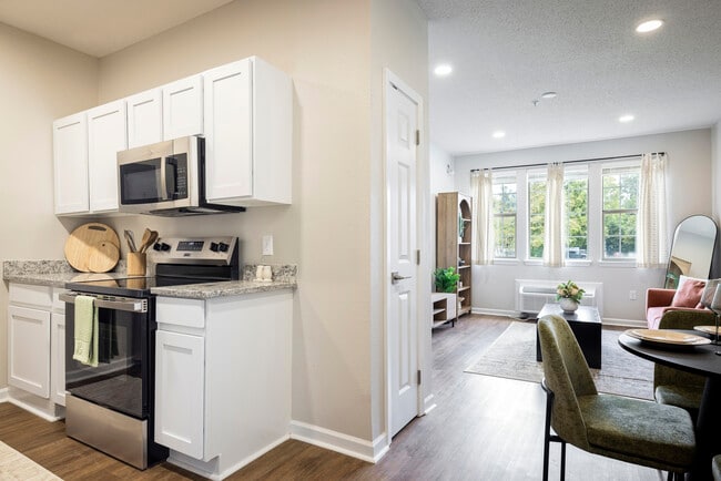 Kitchen2.jpg - The Bloom at Windermere