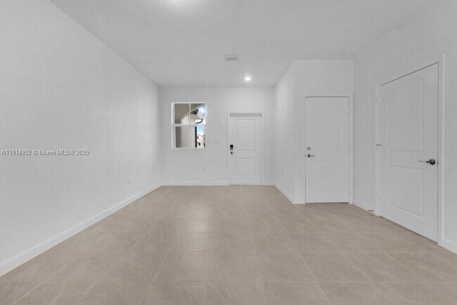 Photo - 2558 SE 27th Dr