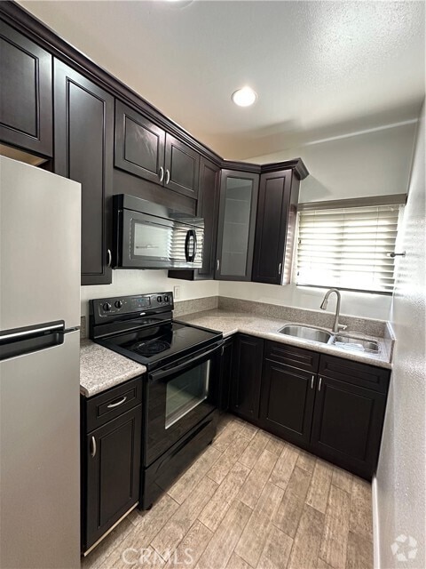 Building Photo - 7730 Eastwood Ave Rental