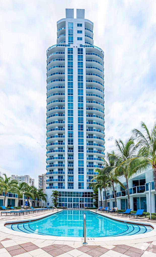 Building Photo - 1945 S Ocean Dr Rental