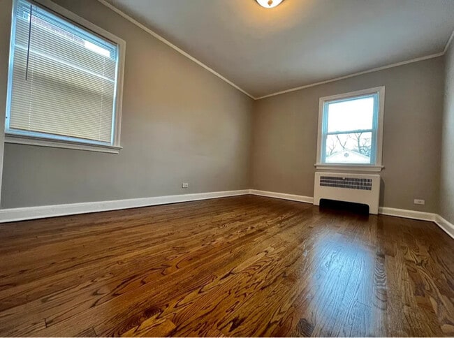 10 Laurel St