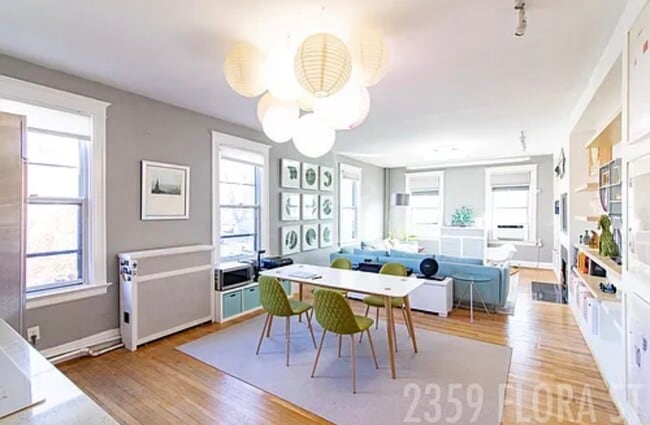 Living room - 2359 Flora St Unit 2