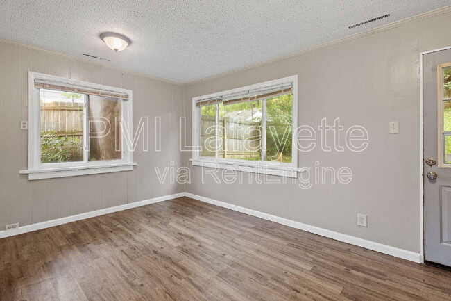 Photo - 2229 Roselawn Ave