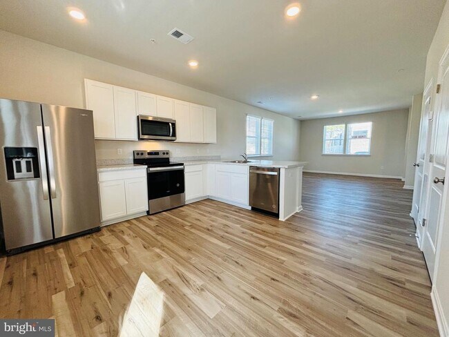 131 Riverwalk Ter