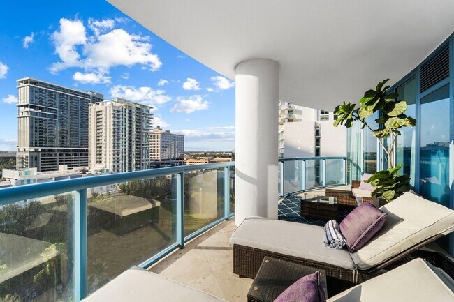 Photo - 333 Las Olas Way Unidad 1402