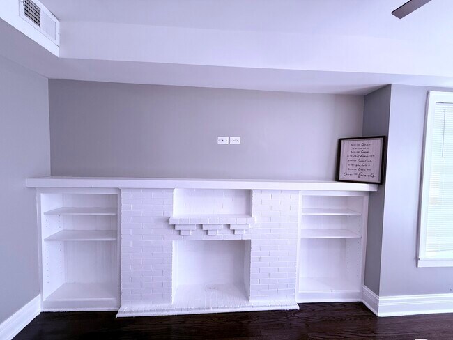 6649 S Drexel Ave Unit 2