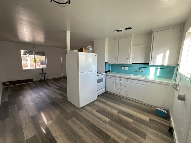 Photo - 2250 Home Ave