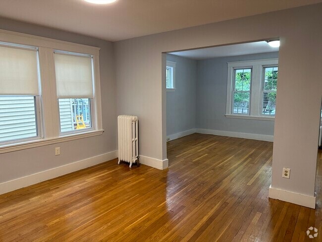 Building Photo - 18 Symmes St Unit 1 Rental