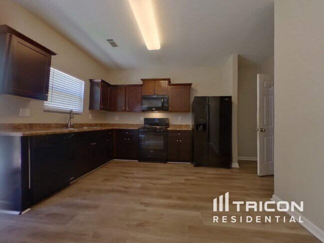 Photo - 1042 Sutherland Dr