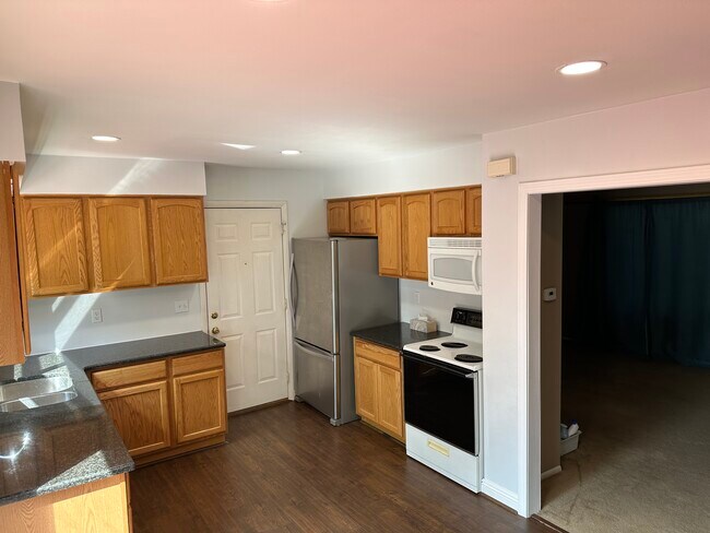 Photo - 3461 Thomas Ave