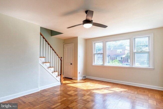 Photo - 526 Michell St