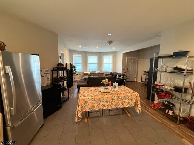 Photo - 25 Treacy Ave