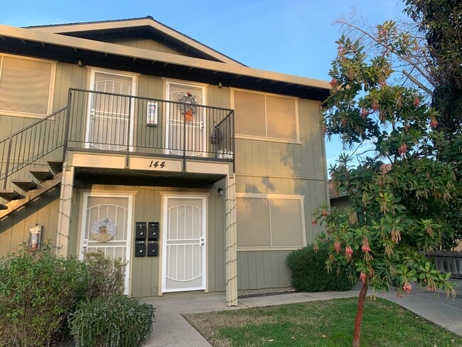 Photo - 144 Duranta St