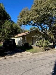 Building Photo - 1419 N Bradley St Rental