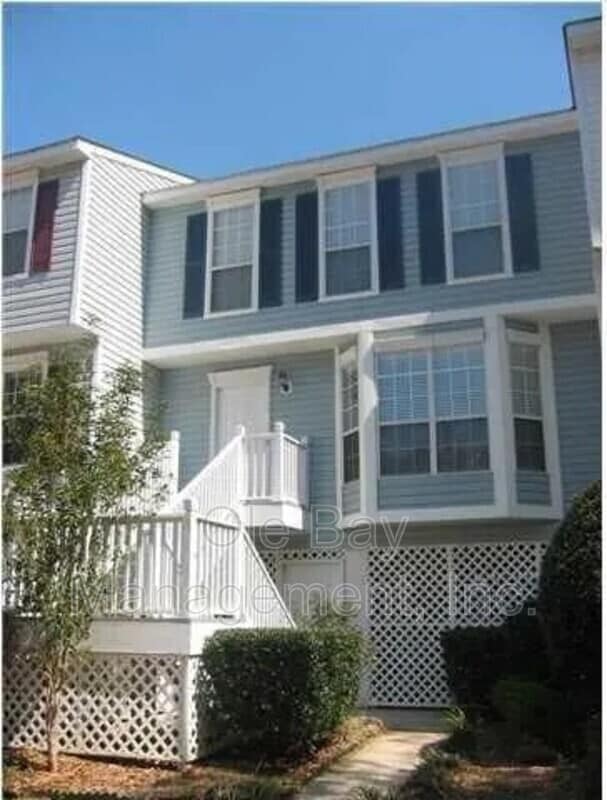 Building Photo - 270 Hillcrest Rd Unit 205 Rental