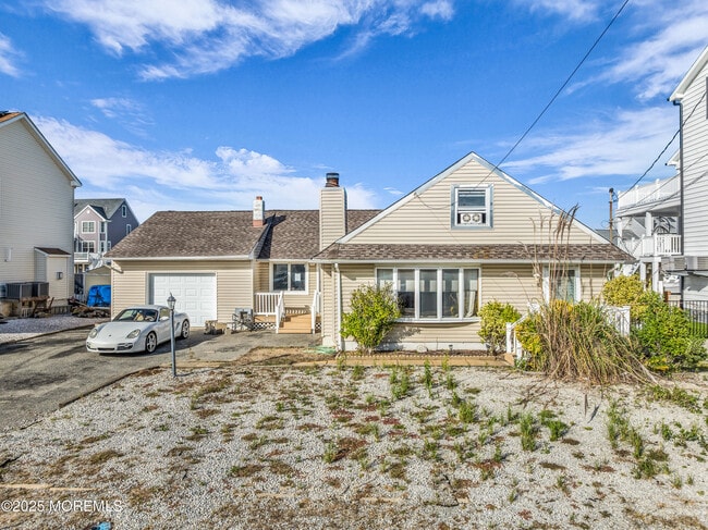 Photo - 346 Silver Bay Rd