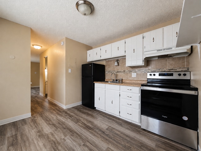 Photo - 791 W Prentice Ave
