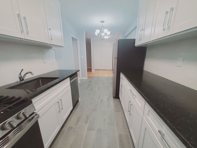 Building Photo - 30 Glenbrook Rd Unit 3