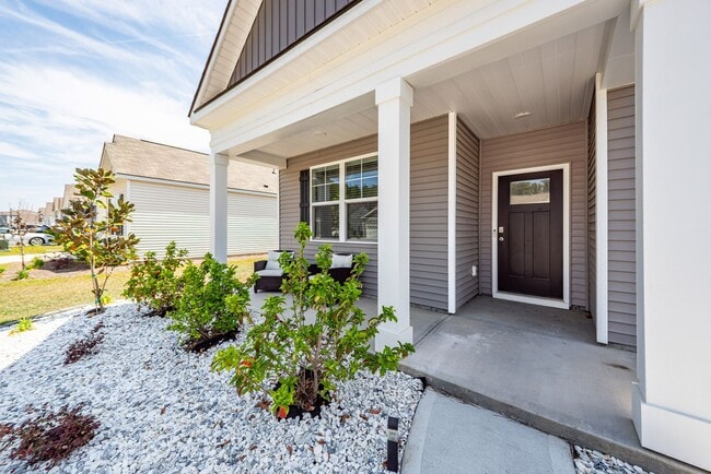 Photo - 323 Willow Run Dr