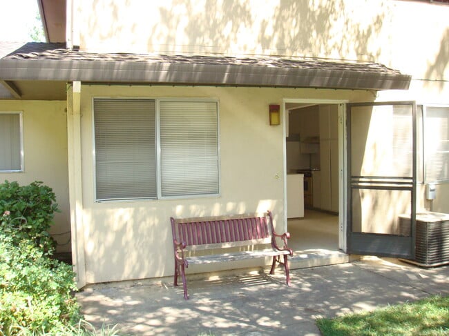Building Photo - 1908 El Paso Ave Unit #3